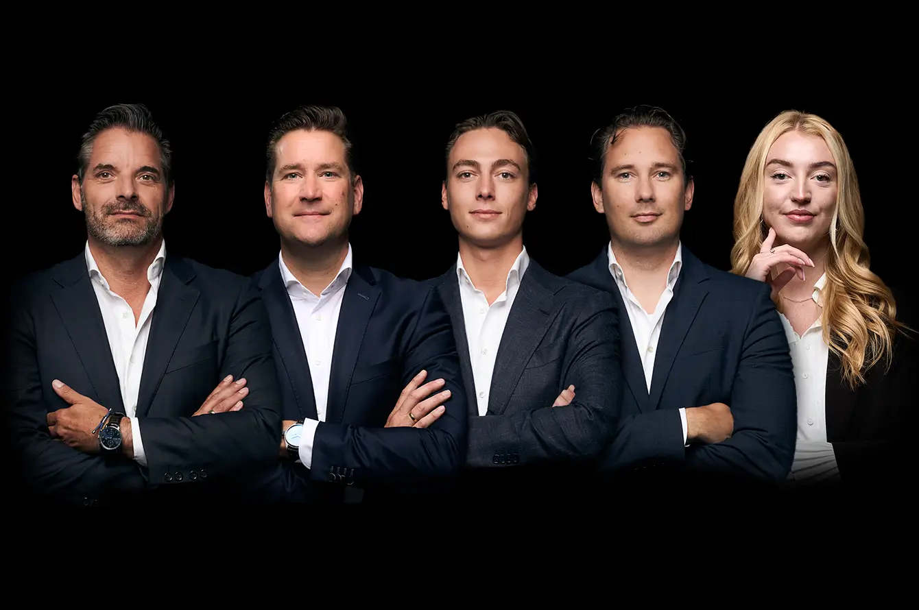 Van links naar rechts: Ramon Klarenbeek, Corstiaan Schuld, Julius de Winter - Strijbis, Mark Groeneveld en Sanne Aartsen Van links naar rechts: Ramon Klarenbeek, Corstiaan Schuld, Julius de Winter - Strijbis, Mark Groeneveld en Sanne Aartsen